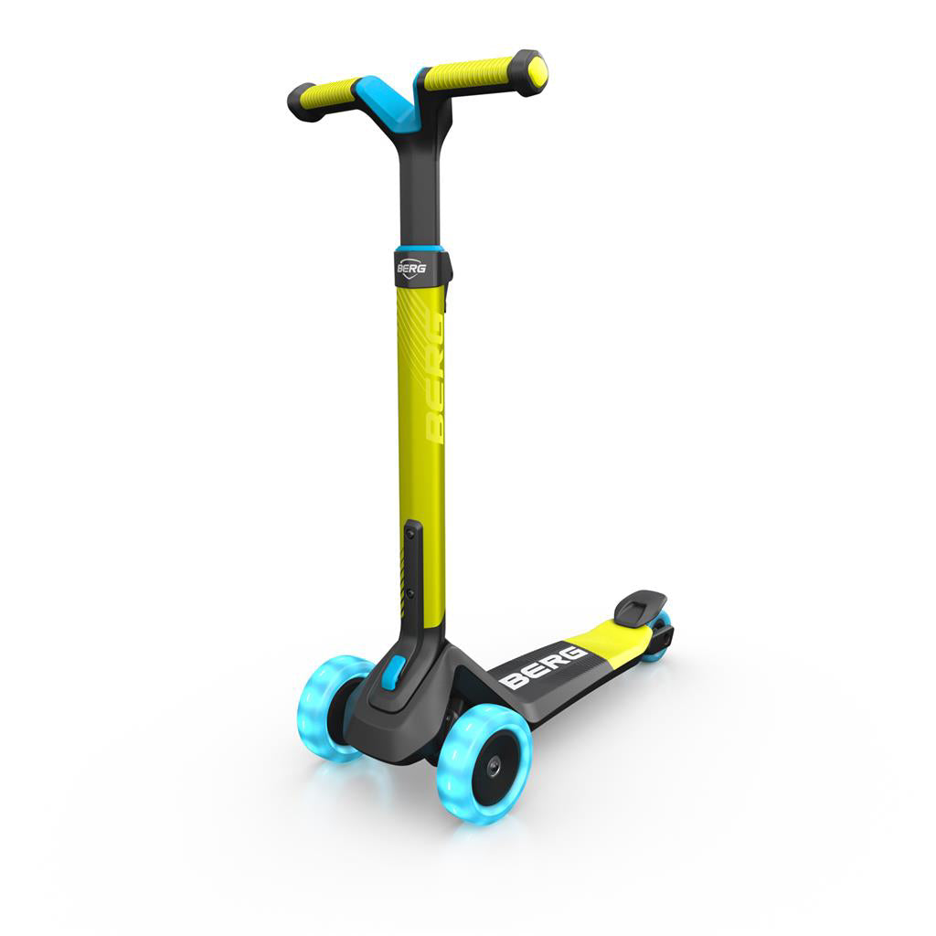 https://bergtoys.ro/images/thumbs/0013633_trotineta-berg-nexo-lime-pliabila-cu-lumini.jpeg