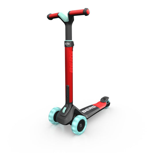 https://bergtoys.ro/images/thumbs/0013678_trotineta-berg-nexo-rosu-pliabila-cu-lumini.jpeg