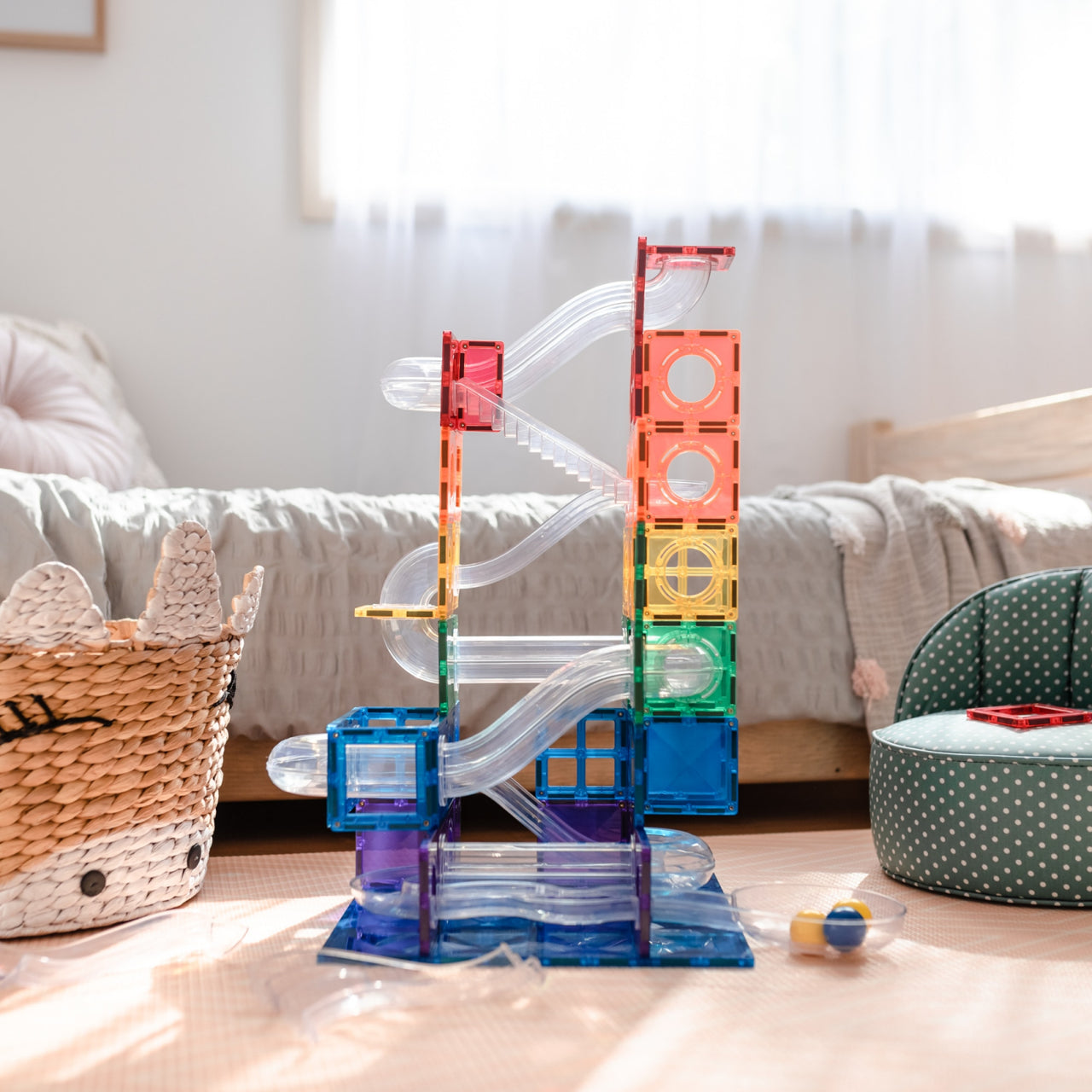 https://magicashop.ro/images/thumbs/0024610_magnetic-tiles-set-magnetic-92-piese-circuit-cu-bile-marble-run.jpeg